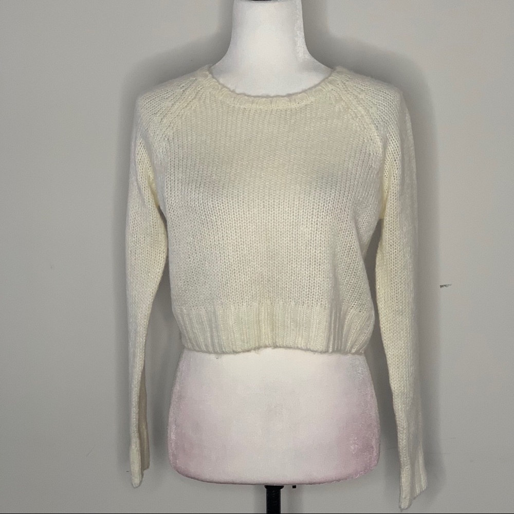 Cream knitted cropped top